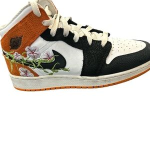 jordan 1‎ mid se basketball blossom GS- Size: 7Y